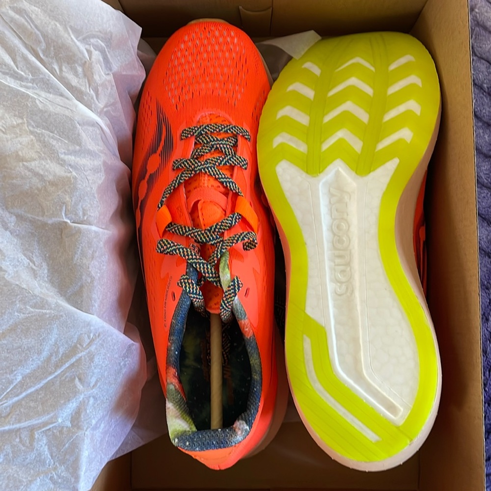 New in box Saucony Endorphin Pro 2